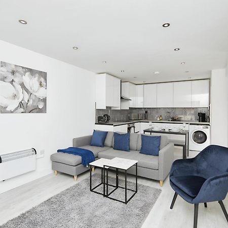 Modern Home In Derby City Centre - Free Gated Parking Экстерьер фото