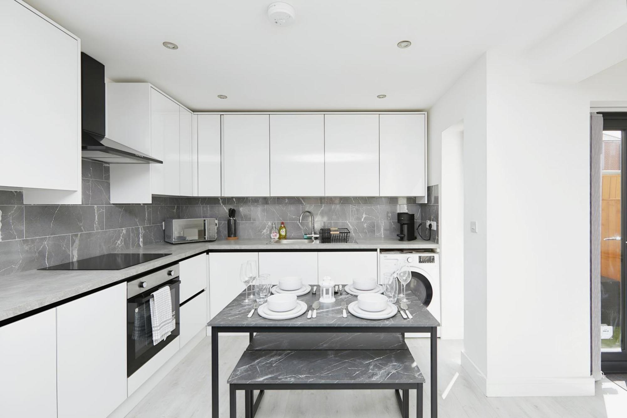 Modern Home In Derby City Centre - Free Gated Parking Экстерьер фото