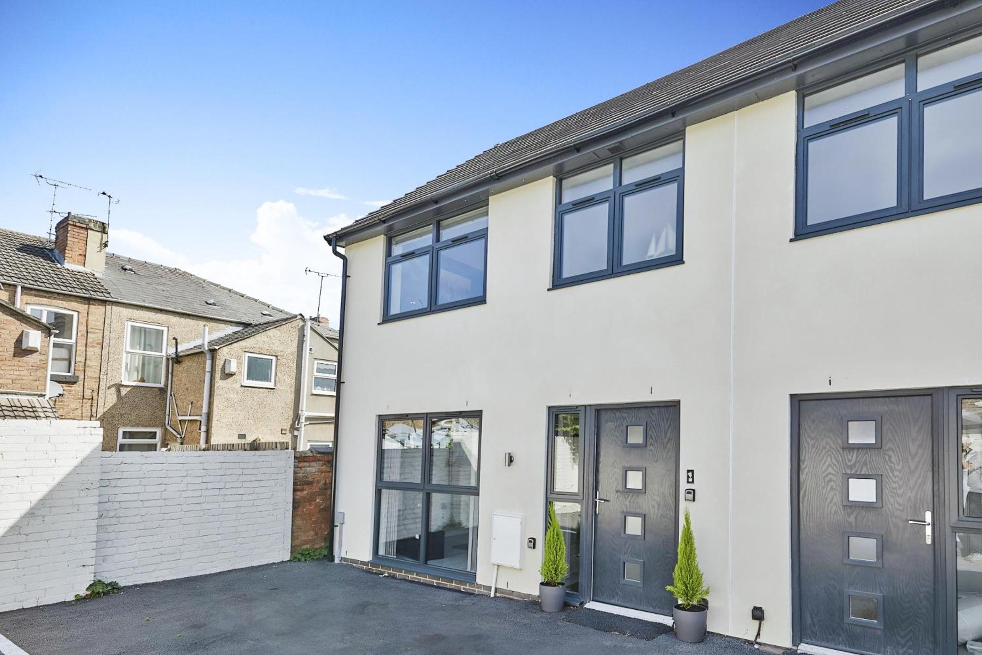 Modern Home In Derby City Centre - Free Gated Parking Экстерьер фото